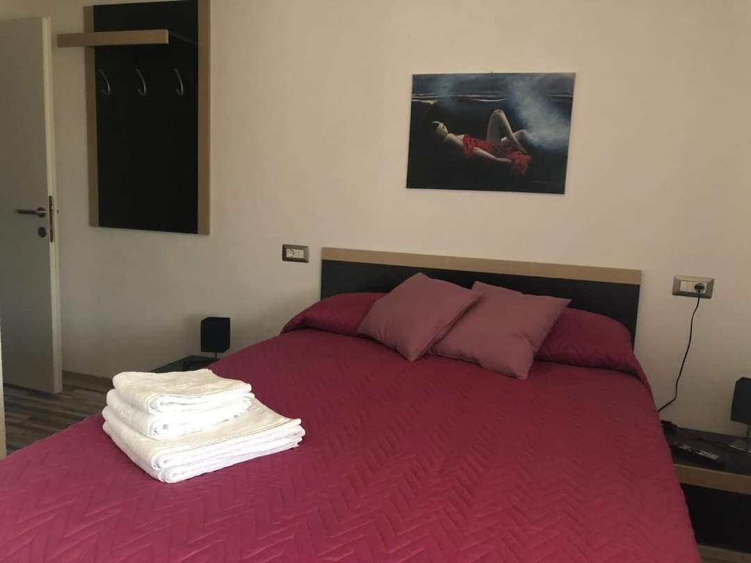 Camere De Inchiriat Livada Cu Meri Capatineni-Ungureni Экстерьер фото
