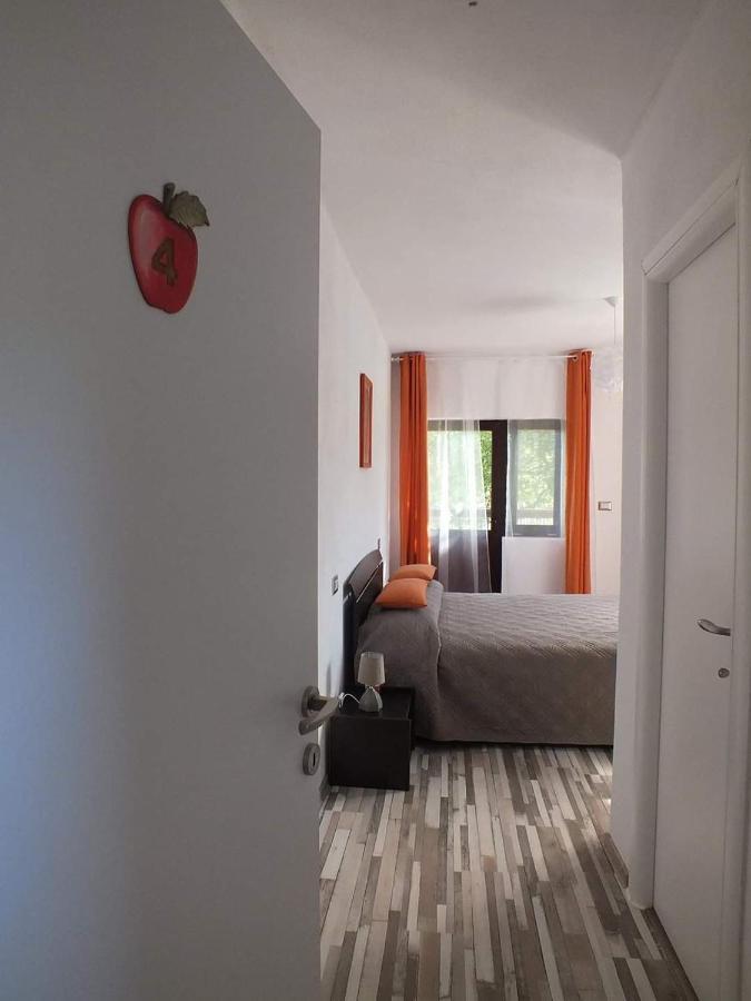 Camere De Inchiriat Livada Cu Meri Capatineni-Ungureni Экстерьер фото