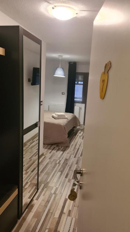 Camere De Inchiriat Livada Cu Meri Capatineni-Ungureni Экстерьер фото